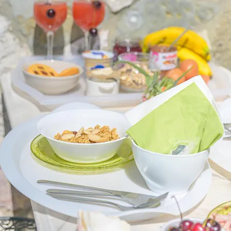 Linus By Breathe Liguria Oda ve Kahvaltı